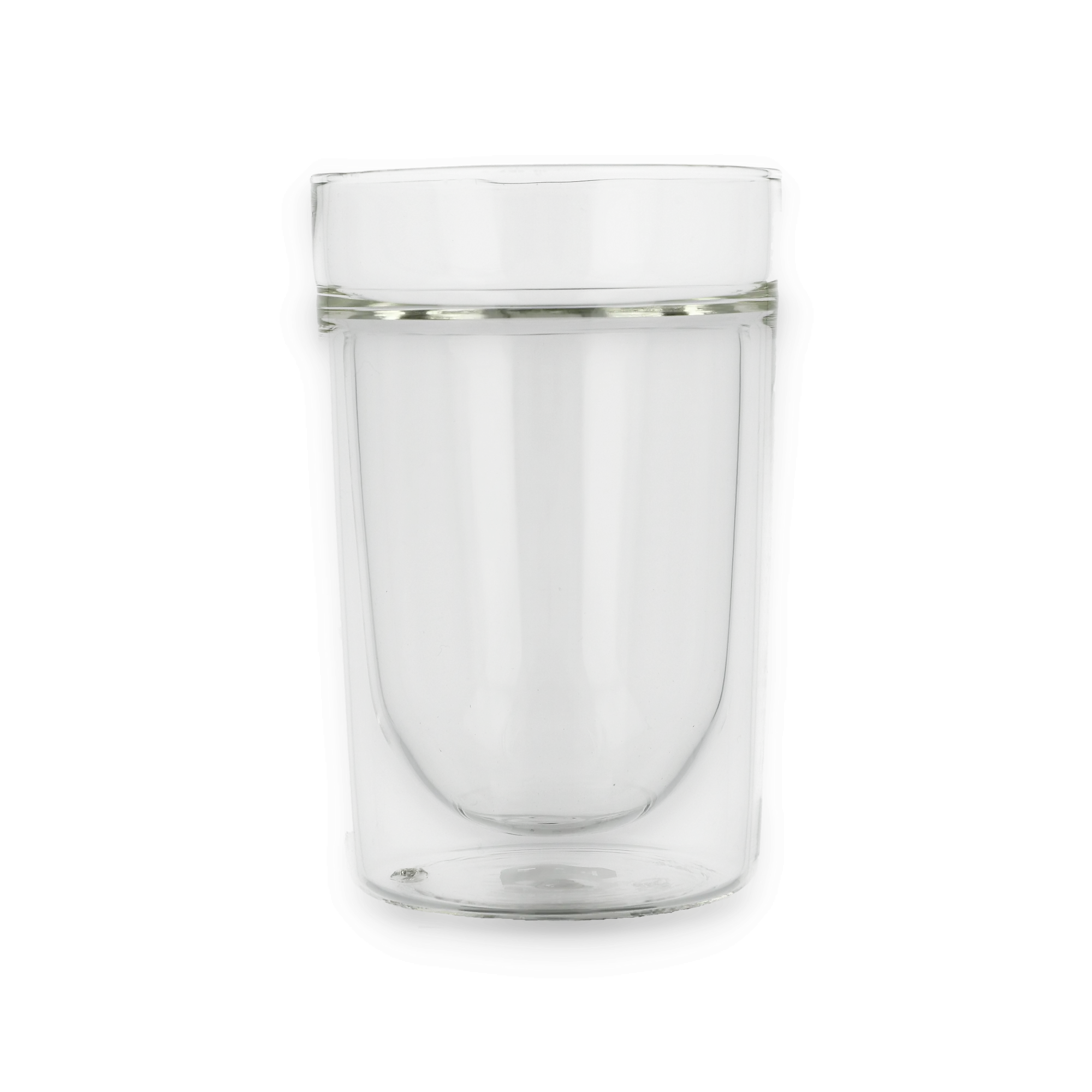 Doppelwandiges Teeglas mit dickem Rand vor schwarzem Hintergrund